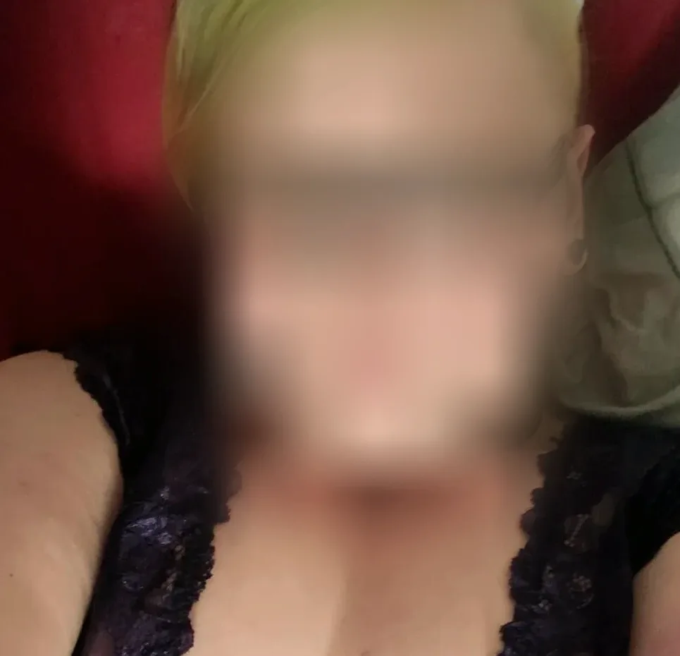 Bo, 28