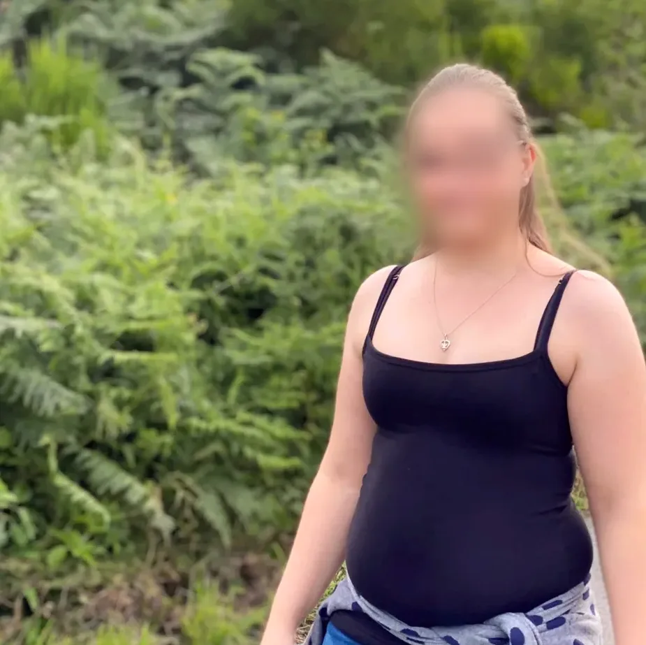 Esmee, 33
