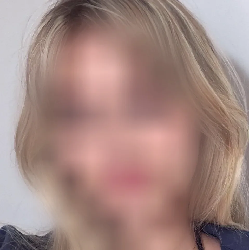 Nikki, 20